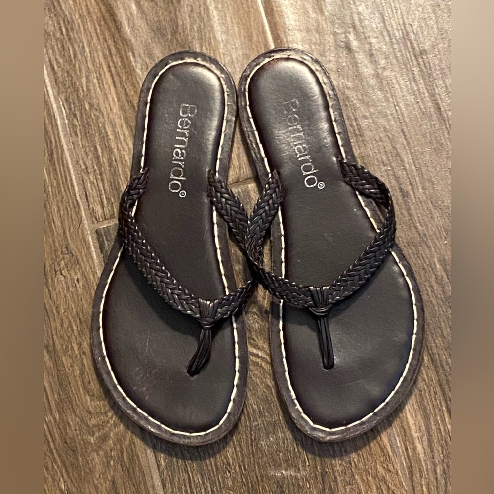 BERNARDO Black Braided Leather Sandals, size 8M